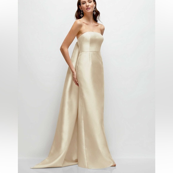 ALFRED SUNG Dresses & Skirts - ALFRED SUNG Strapless Satin Maxi Gown in Champagne